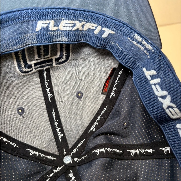 Travis Mathew B-BAHAMAS FITTED HAT Navy - Picture 4 of 12